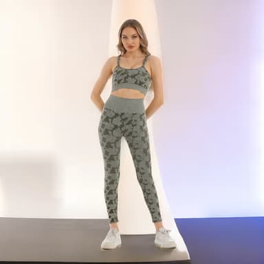 ملابس رياضية نسائية - 24 usd