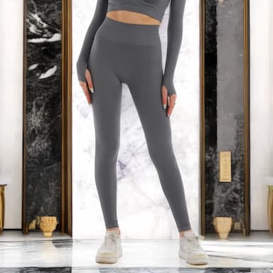 ملابس رياضية نسائية - 9.99 usd