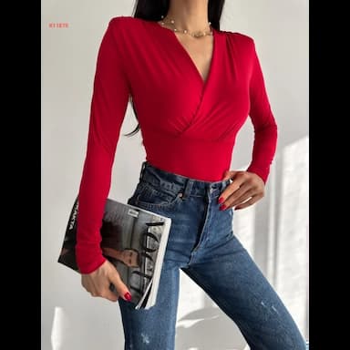 بلوزة نسائية - 8 usd