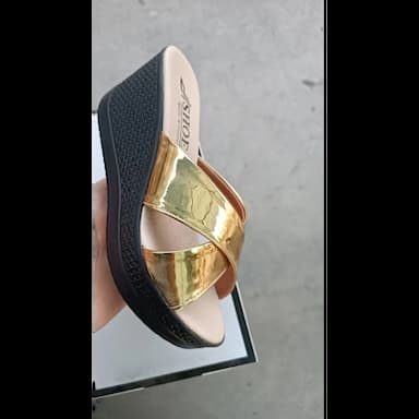 بابوج صندل نسائي - 1.99 usd