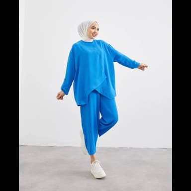 طقم البسة نسائي - 15.99 usd