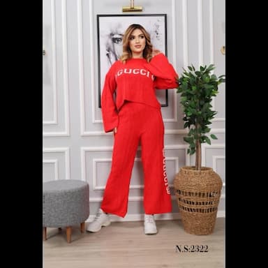طقم تريكو نسائي - 14.99 usd