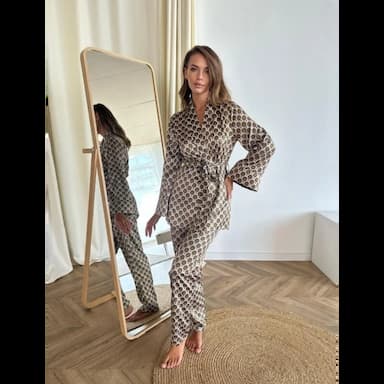 بيجامات نسائية - 18.99 usd