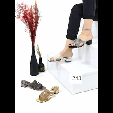 أحذية نسائية بكعب - 9.5 usd