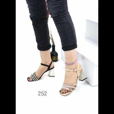 أحذية نسائية بكعب - 9.5 usd